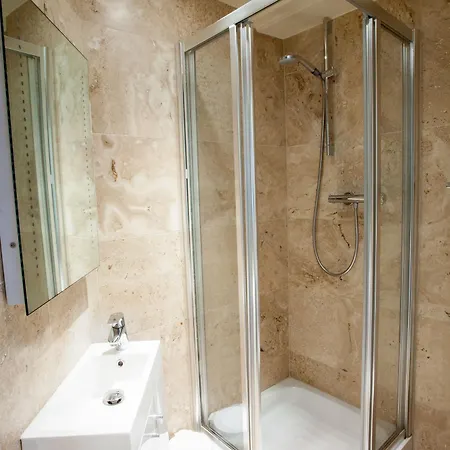 Brooks 4* Bristol