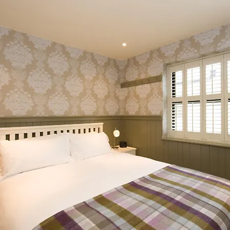 Brooks 4* Bristol