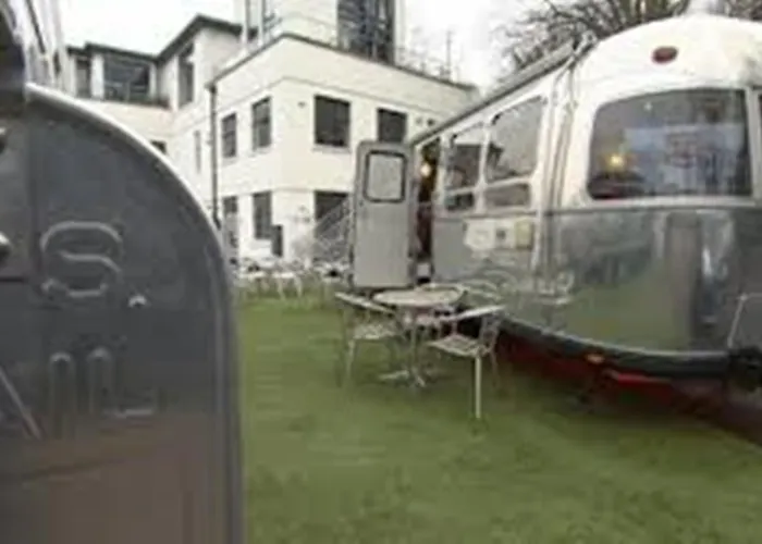 布鲁克斯布里斯托尔宾馆