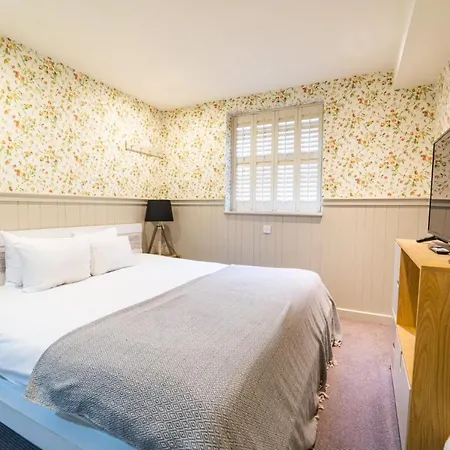 Brooks 4* Bristol